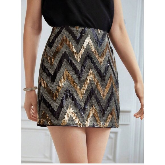 SEQUIN CHEVRON PATTERN SKIRT - Picture 3 of 8